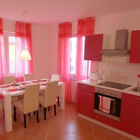 Apartments Kvesic Šilo Extérieur photo