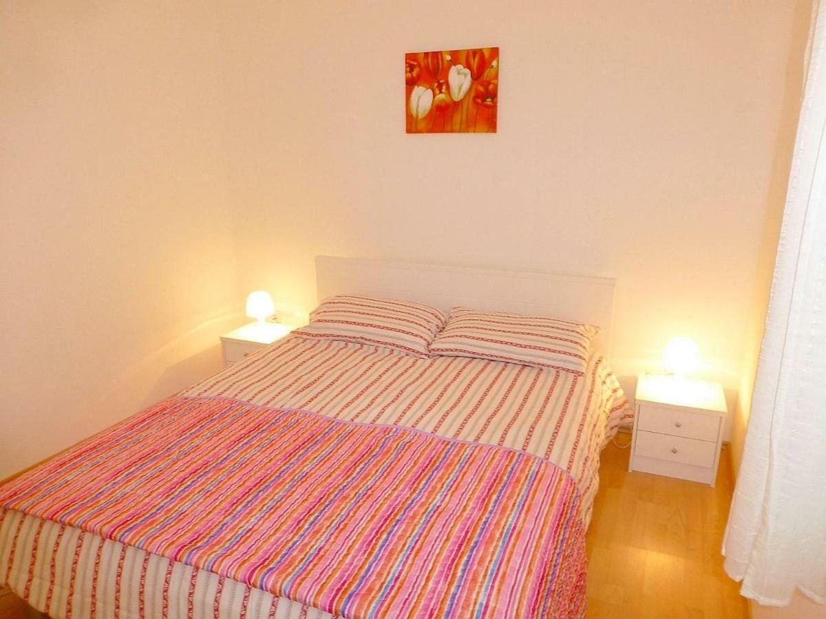 Apartments Kvesic Šilo Extérieur photo
