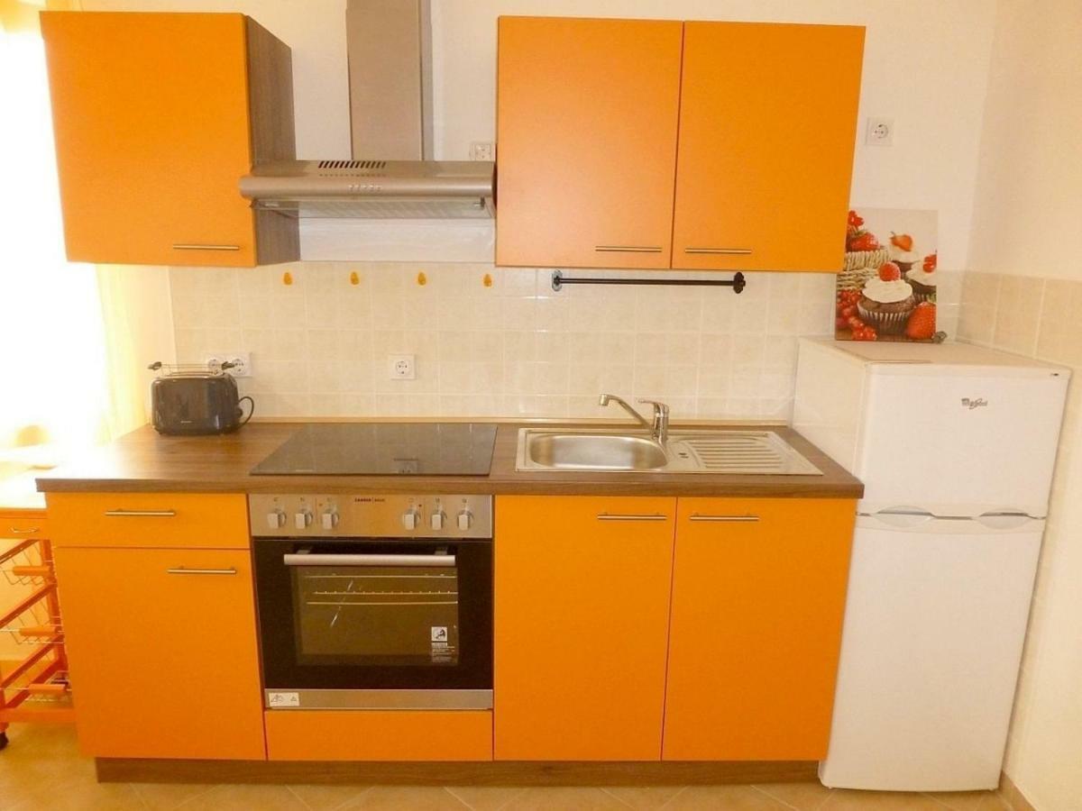 Apartments Kvesic Šilo Extérieur photo
