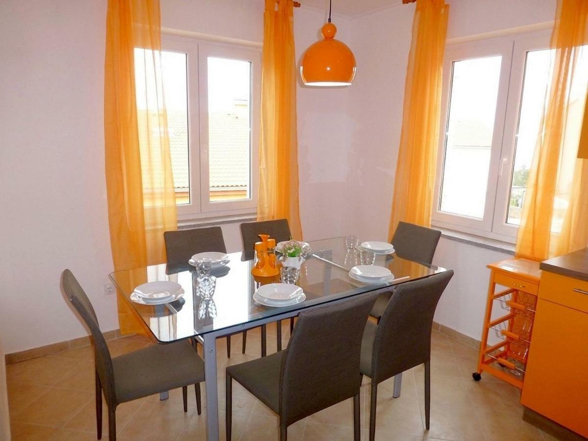 Apartments Kvesic Šilo Extérieur photo