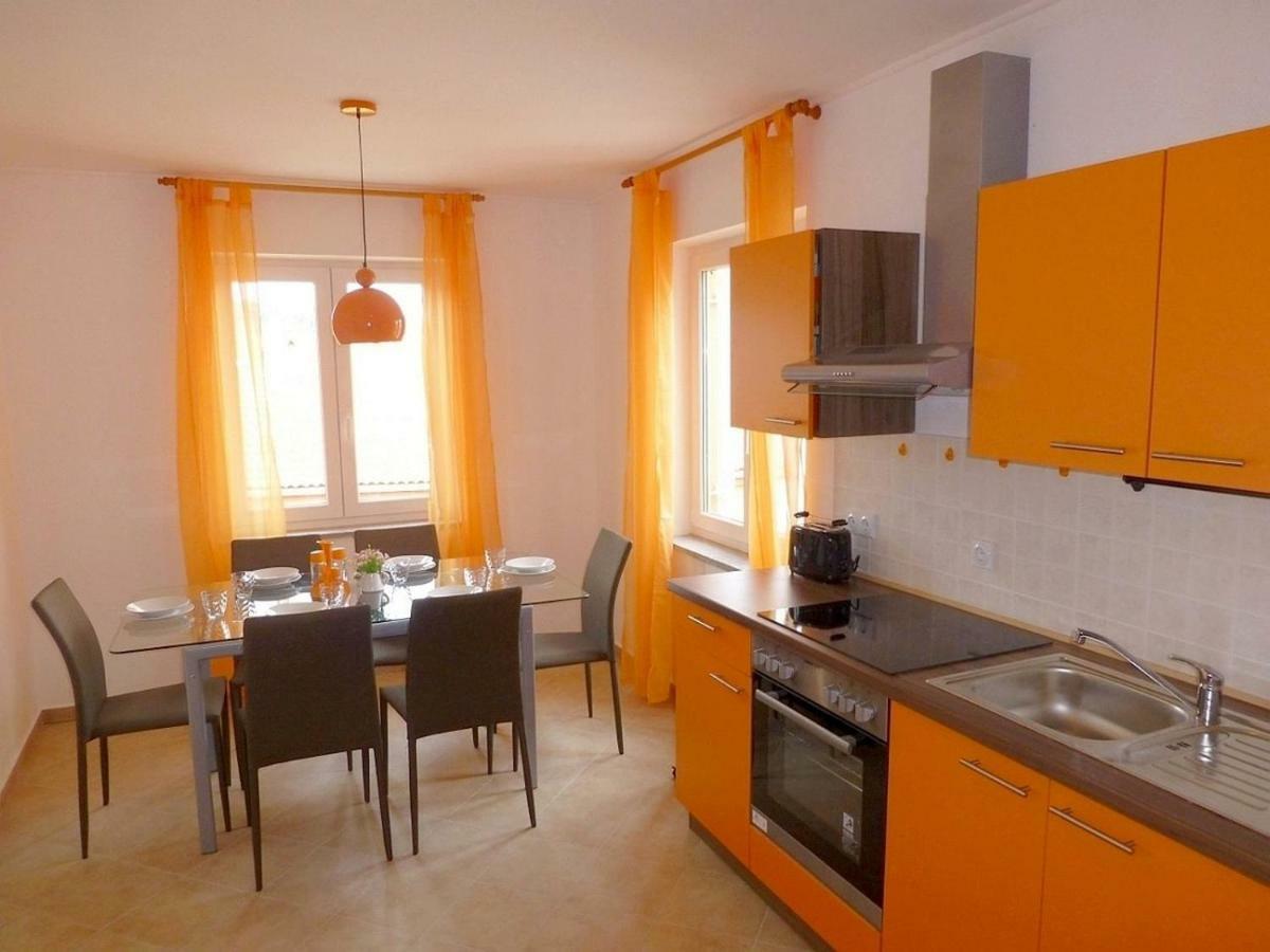 Apartments Kvesic Šilo Extérieur photo