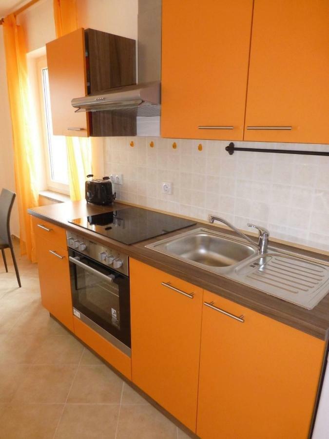 Apartments Kvesic Šilo Extérieur photo